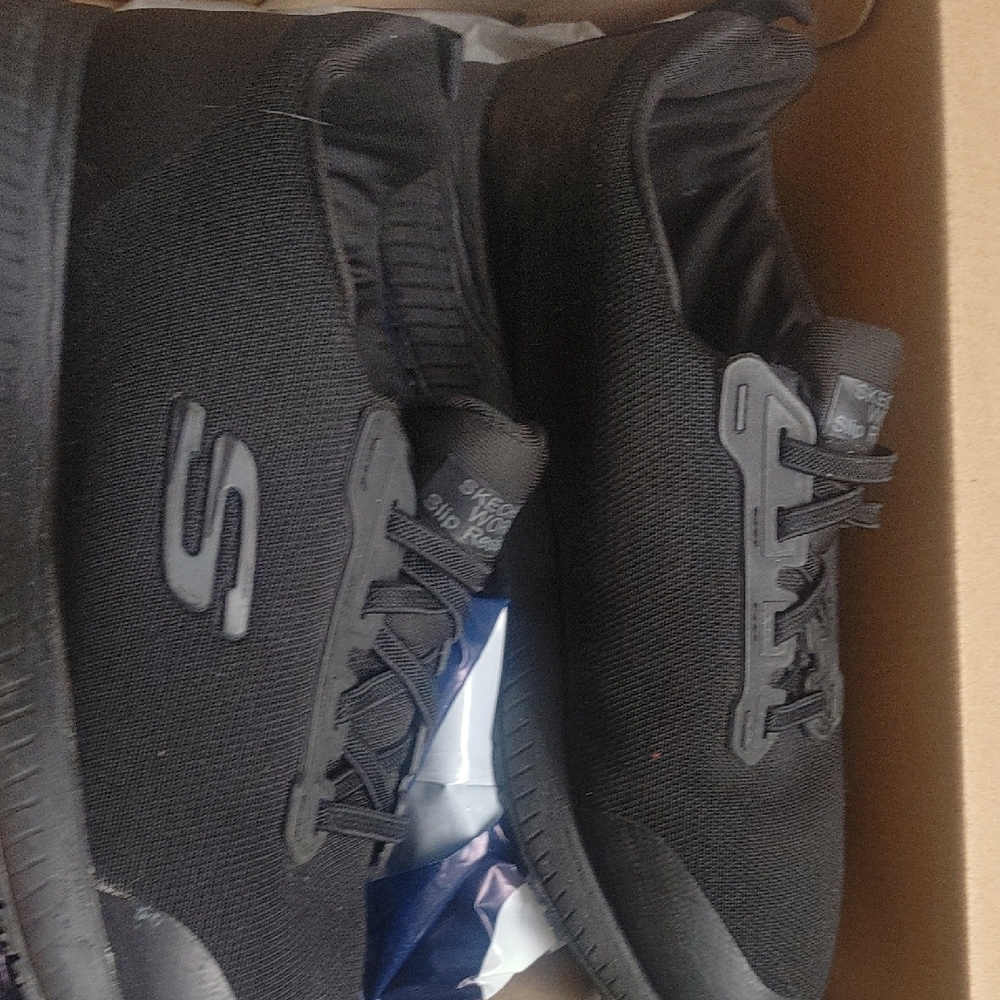 Skechers Men's Black Slip-On Sneakers 7.5